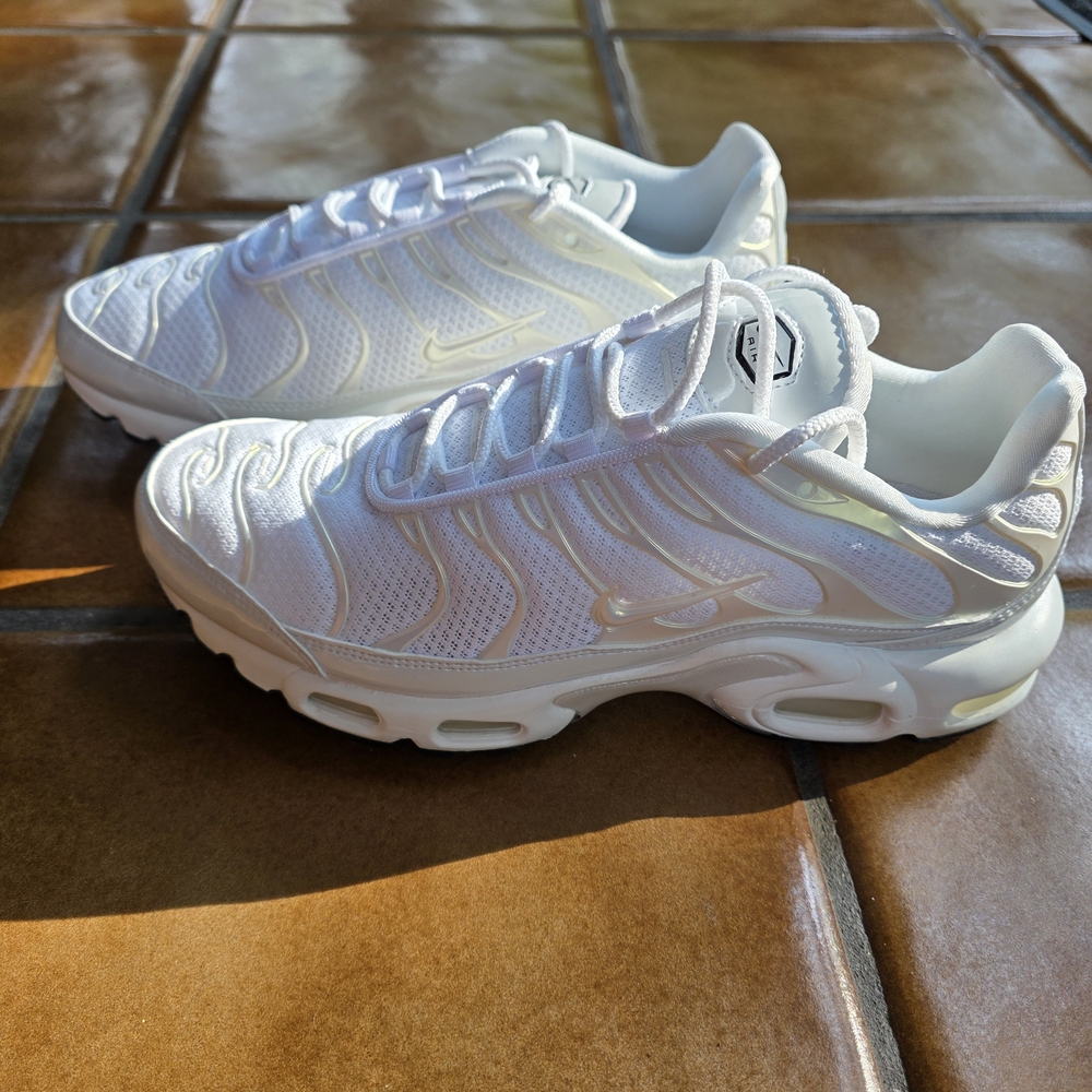Nike Air Max Plus Triple White Sneakers